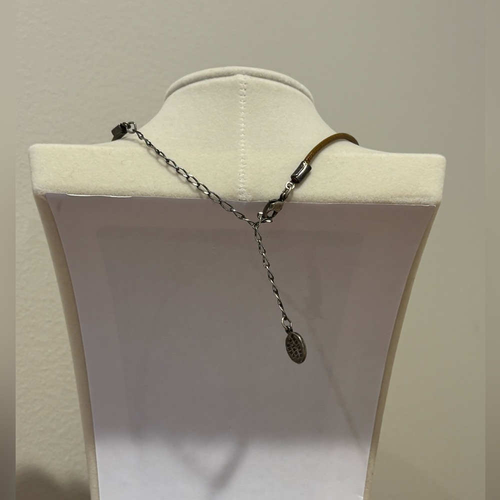 NECKLACE WITH FAUX LEATHER ROPE - Picture 3 of 3
